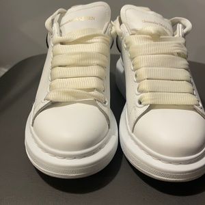 Alexander McQueen kid sneakers
